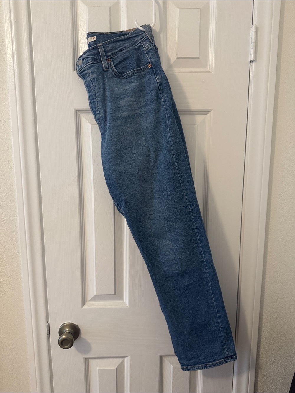 Levi's Women's High Rise Wedgie Straight Jeans in Medium Blue
